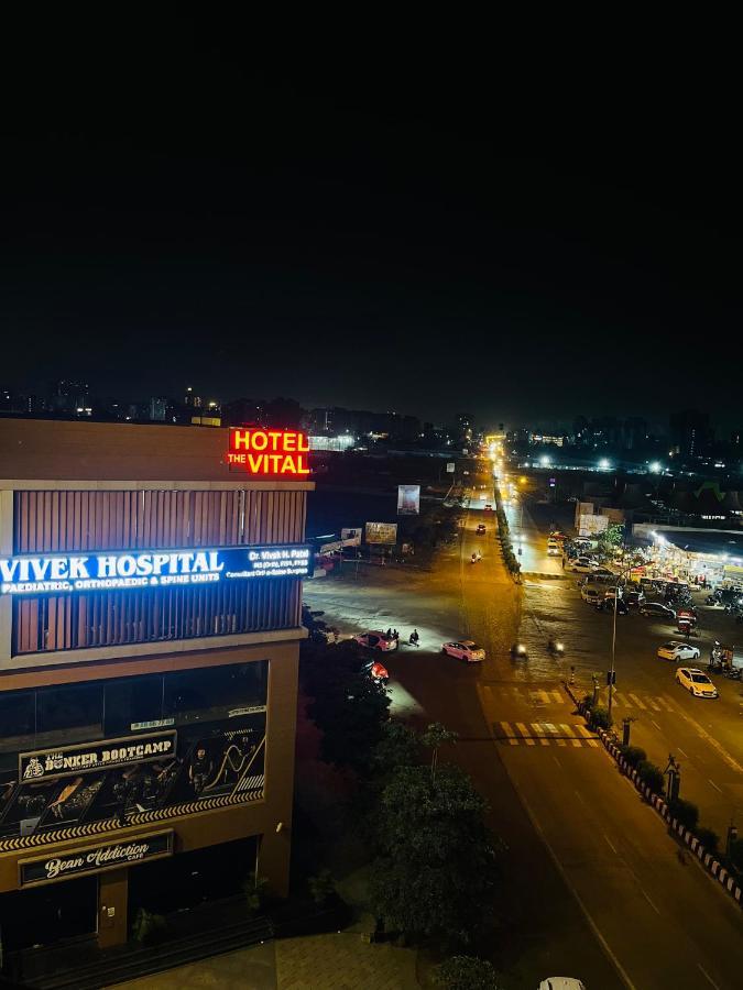 Hotel The Vital Surat Dış mekan fotoğraf