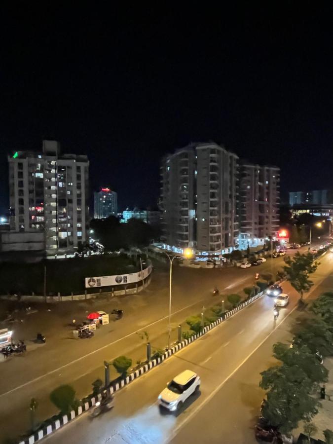 Hotel The Vital Surat Dış mekan fotoğraf